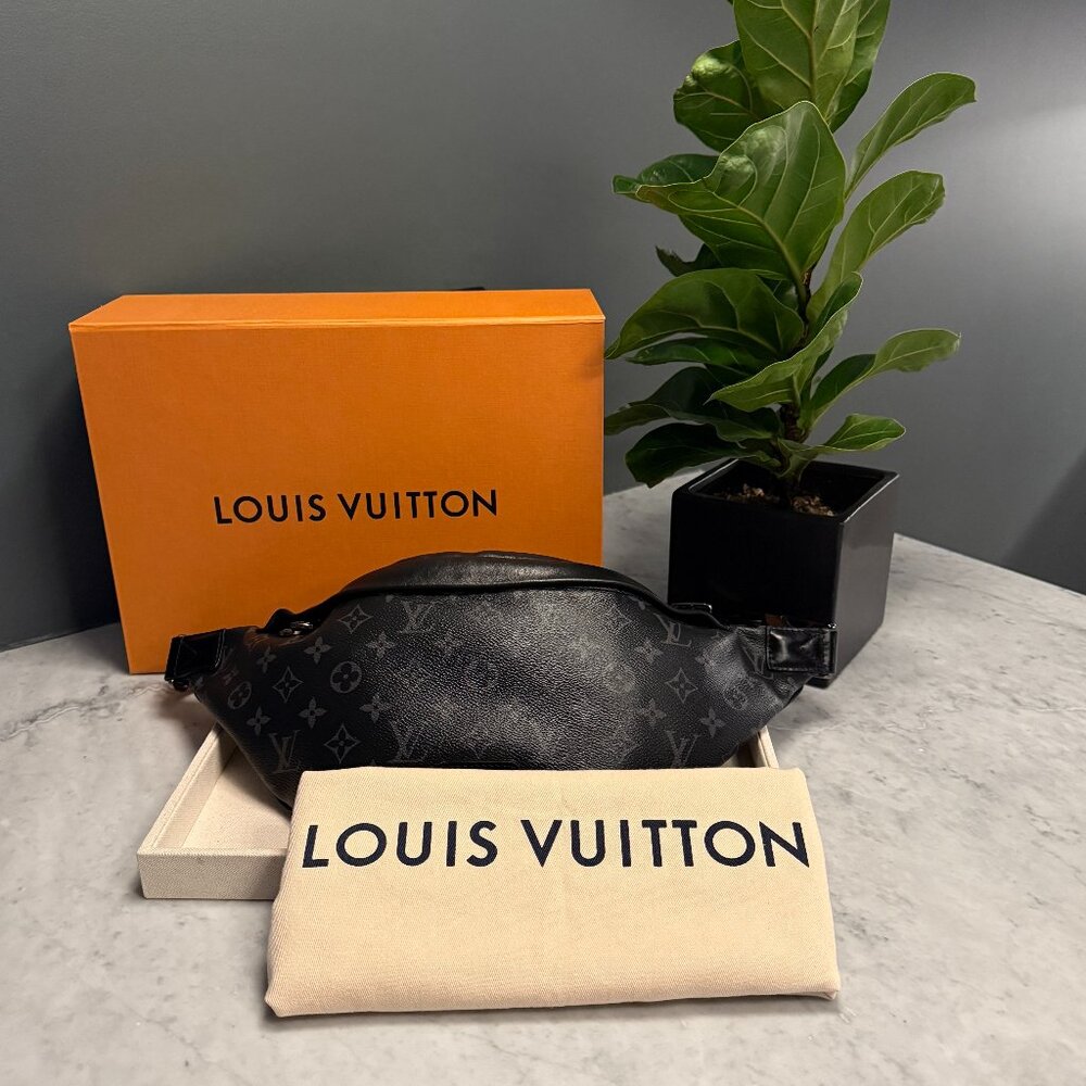 Louis Vuitton Discovery Bumbag